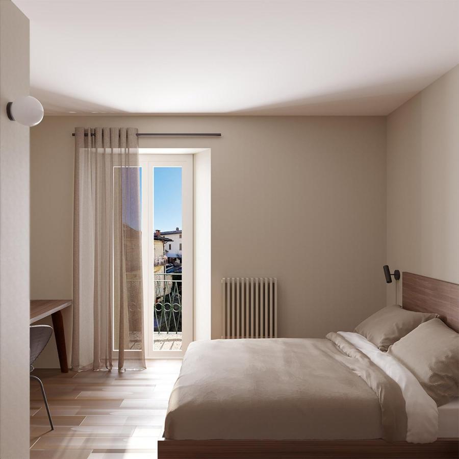 La Dama Del Porto Hotell Laveno-Mombello Exteriör bild