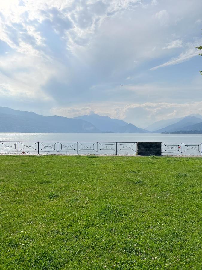 La Dama Del Porto Hotell Laveno-Mombello Exteriör bild